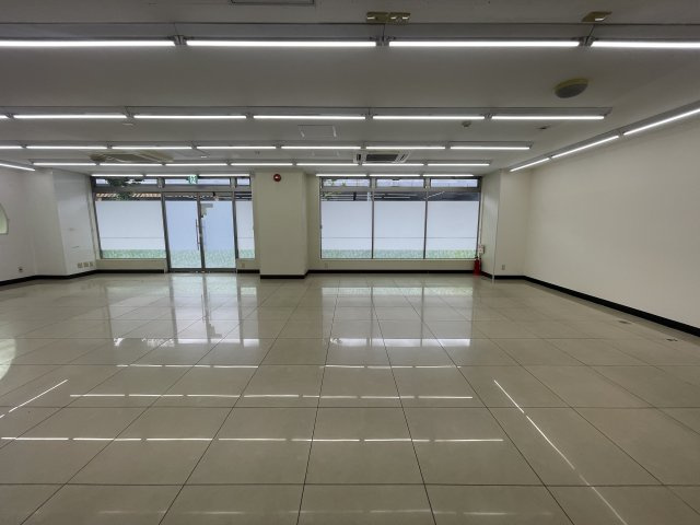 豊中市清風荘１丁目の店舗事務所のロビー