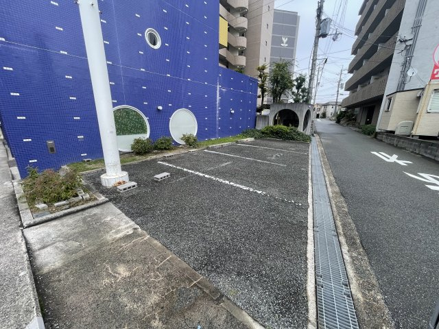豊中市清風荘１丁目の店舗事務所の駐車場