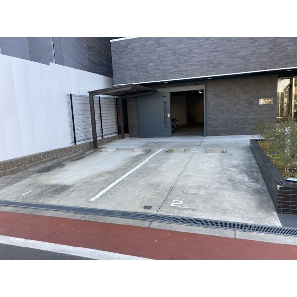 ガゼルコーヴ高倉の駐車場