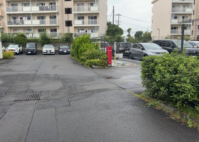【駐車場】 | レクセル多摩センターマークレジデンス | マンション敷地内の駐車場スペースです。大切な愛車を近接した場所に駐車できるため移動がスムーズです。空き確認や車両サイズの適合につきましては、事前にお問い合わせのうえ現地でご確認ください。