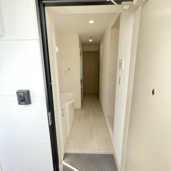 【玄関】 | ＭＥＬＤＩＡ六角橋１丁目 | 別のお部屋の参考写真です