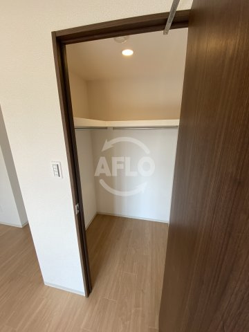 フォーリアライズ大阪ウエストベイの収納|フォーリアライズ大阪ウエストベイ　ウォークインクローゼット