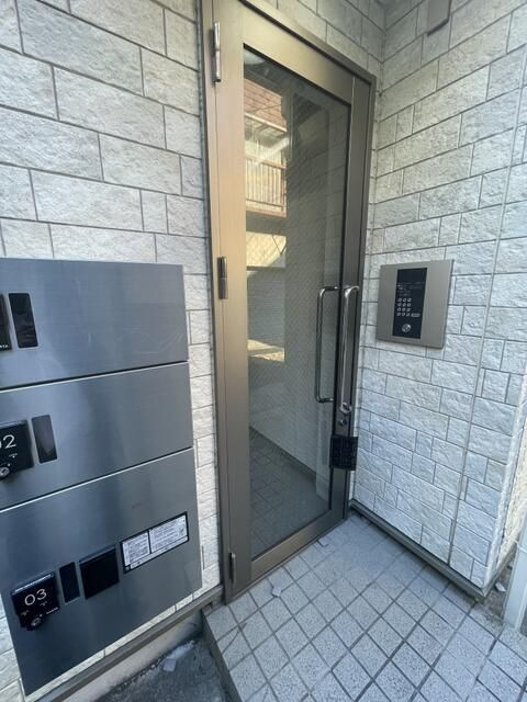 リブ京島のエントランス