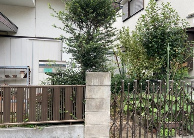 【外観】 | 現地に行くなら、物件の周囲の地形がどうなっているかを見ることも大切です。周辺より低くなっている土地では、大雨などで水が集まりやすいため、地盤が弱くなっているということも考えられるため、注意が必要です。