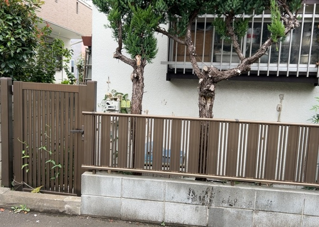 【外観】 | 土地購入を検討されている場合、境界杭がない状態で購入してしまうと境界確定測量をする必要があり、費用がかかります。購入の前に、売主、隣土地所有者立ち合いのもと境界を確定し境界杭を設置するのがベストです。