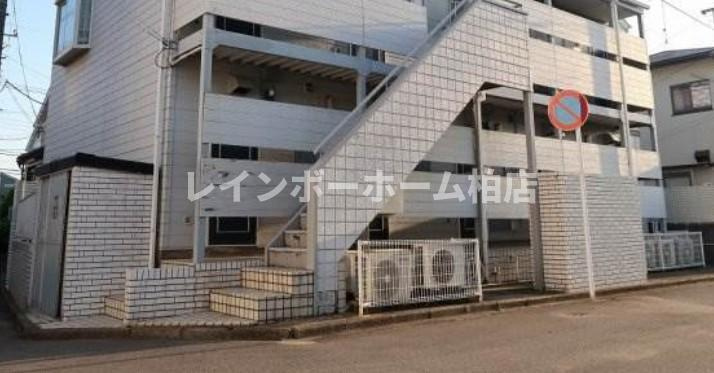 特典：仲介手数料が無料です!!のエントランス|ゆとりのあるエントランスです