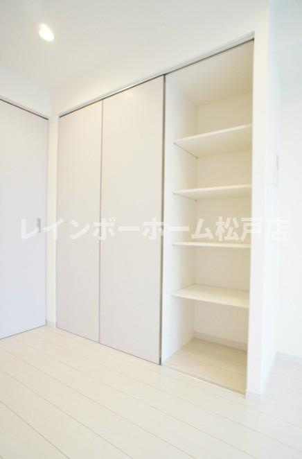 仲介手数料（賃料の1.10ヵ月）の50％OFF対象物件！の収納|ちょっとした収納スペースも充実しています