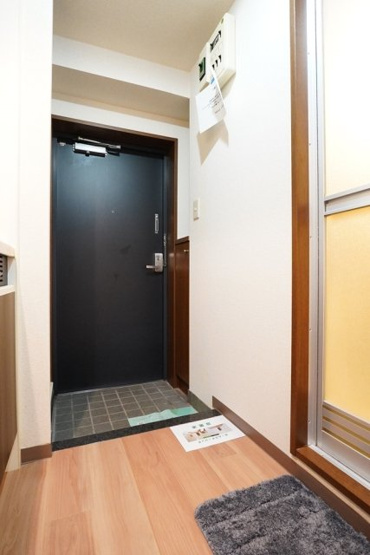 【玄関】 | フェニックス代々木上原 | ※家具・小物はイメージです