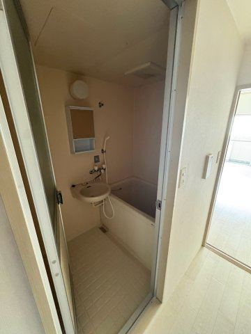 石川マンション５の浴室