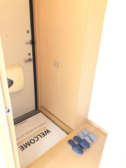 プレザント芳泉　B棟の玄関