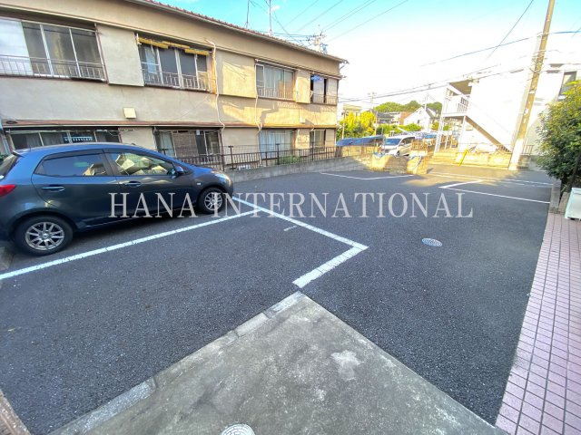 グランデール北町の駐車場