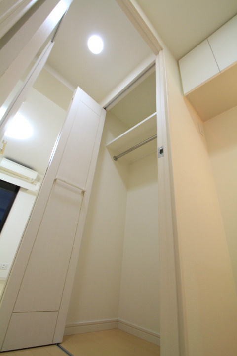横浜市西区浅間町１丁目の賃貸マンションの収納
