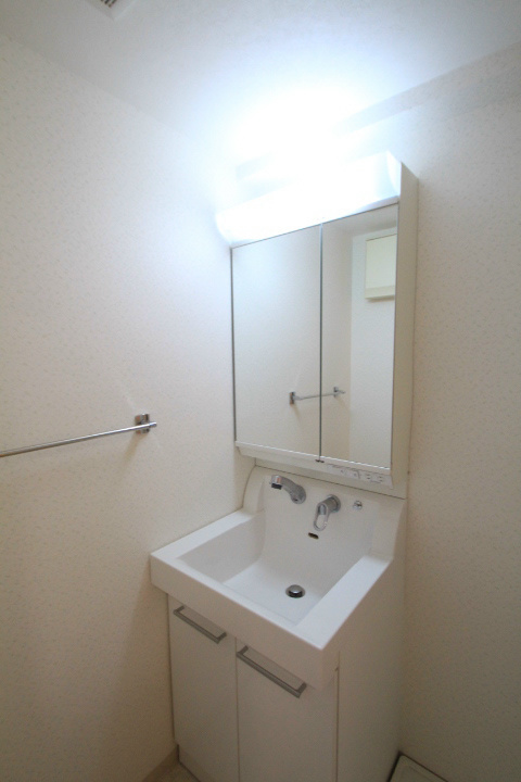 横浜市西区浅間町１丁目の賃貸マンションの独立洗面台