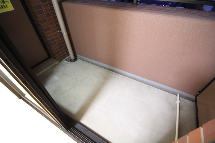 横浜市西区浅間町１丁目の賃貸マンションのバルコニー