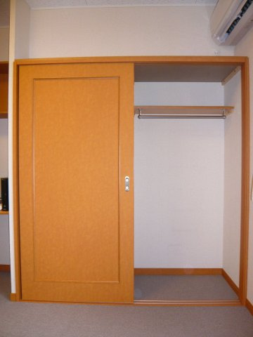 レオパレスルーチェⅡの収納|大容量クローゼット完備しています☆