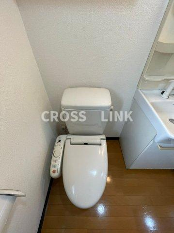 【トイレ】 | ピュアドームエクセル博多 | 同マンション別号室の画像です