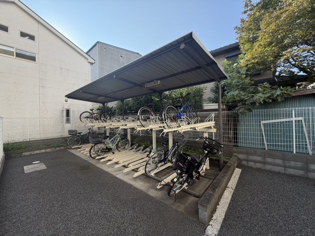 レクシオ所沢の駐輪場