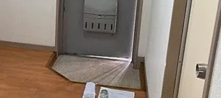 ラデヴィーナ鴻巣Ⅱの玄関