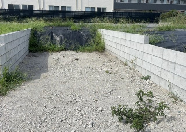 【外観】 | 物件の詳細については、現地を見てわかること以外に、役所や法務局などで調べないとわからないことがあります。そのため、現地に行く場合は、もしこの物件を買ったらどのような生活ができるかをイメージしましょう。