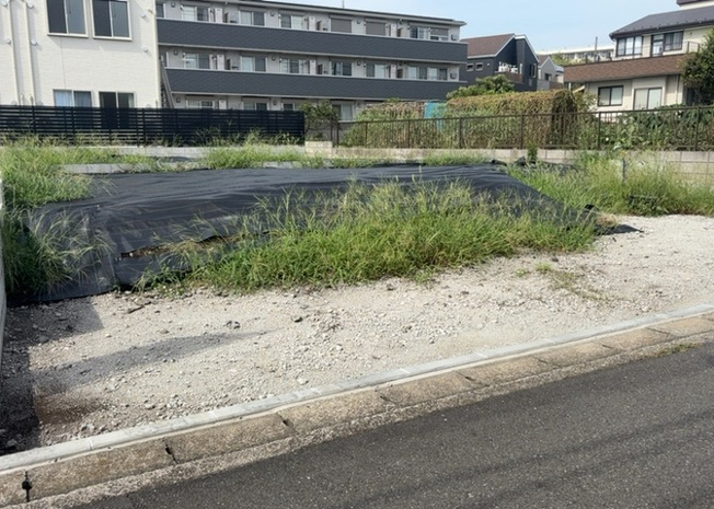 【外観】 | 土地の面積＝住宅面積ではありません。建ぺい率の問題などで、土地のある場所によって住宅を建てられる面積は限られています。高さもしかり、「土地」という言葉の中には、建築条件も含まれると考えておきましょう。