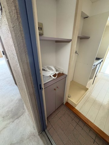 石川マンション５の玄関