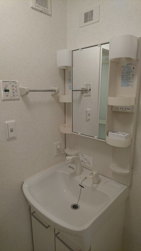 北区赤羽北１丁目のアパートの洗面所