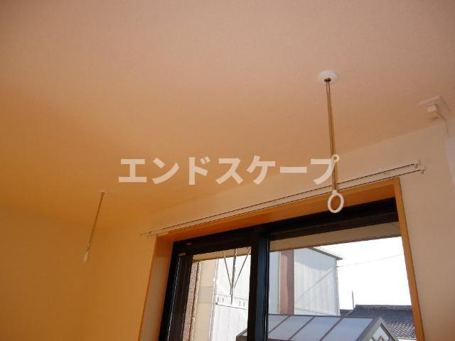 ロコタウンの設備|室内物干
高崎、前橋のお部屋探しはエンドスケープまで！お客様の理想お聞かせ下さい♪