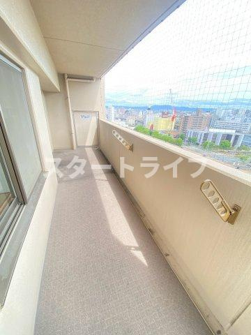 大阪市淀川区宮原１丁目の賃貸マンションのバルコニー