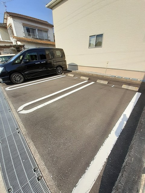 シャルールの駐車場|駐車場