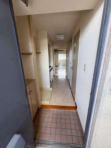 石川マンション５の玄関