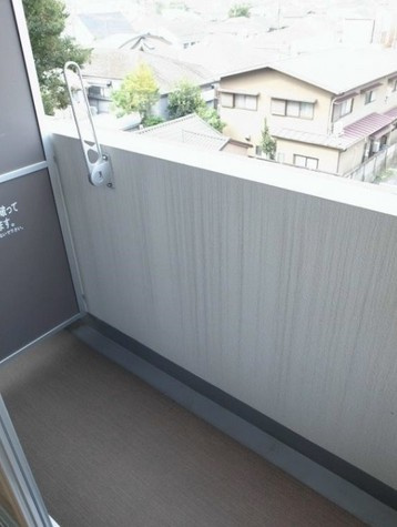 【バルコニー】 | スパシエトラッド中野野方 | 北西向きのバルコニー。