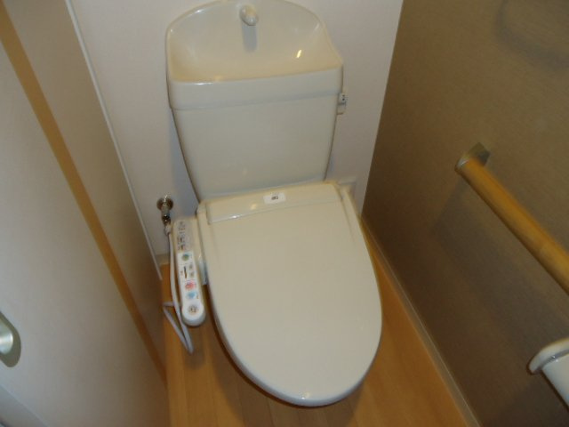リンダ　カーサのトイレ|シャワー付トイレ