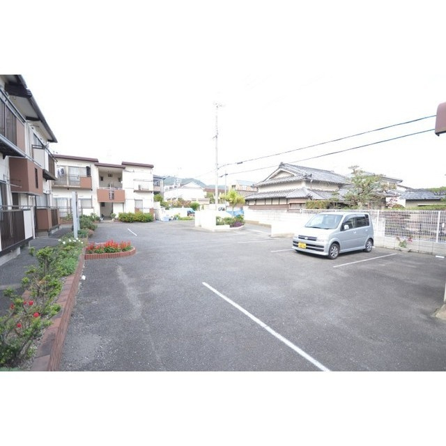 パールハイツⅢの駐車場