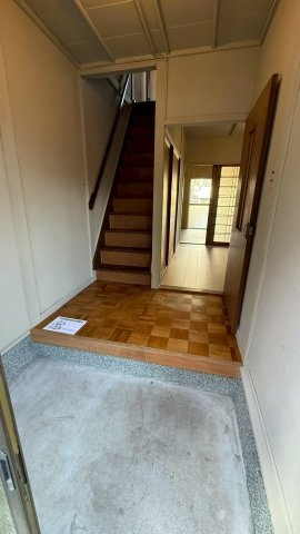 ペディハウス箕面市桜井の玄関