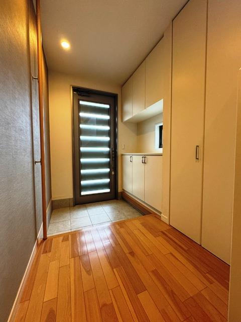 森町中３丁目戸建の玄関