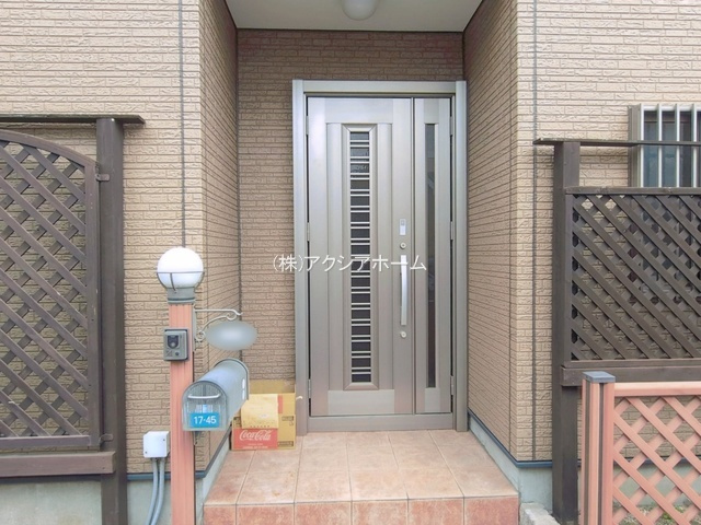 入間市小谷田1丁目　中古一戸建　～LDK19.7帖～の玄関