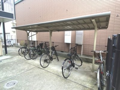 レオパレス石橋４丁目のその他|屋根付き駐輪場です。