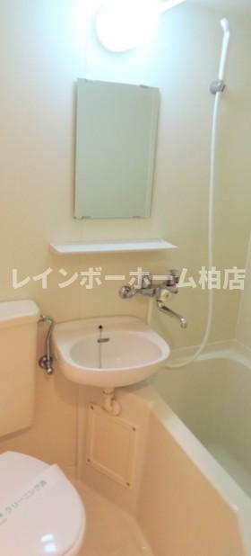 仲介手数料50％半額キャンペーン物件の洗面所|ゆったりとスペースのある洗面所