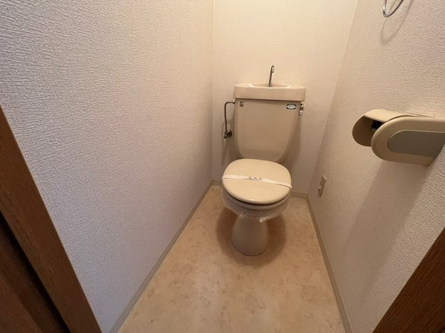 ペディコート池田豊島南のトイレ|ゆったりとした空間のトイレです