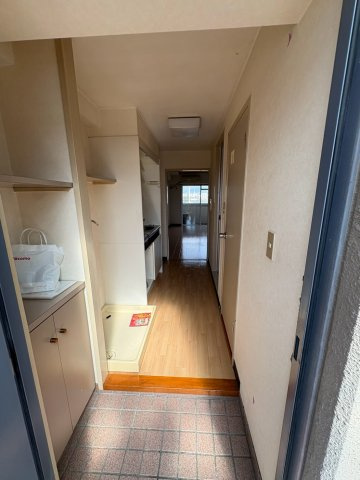 石川マンション５の玄関