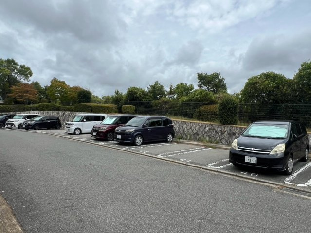 中落合第一住宅463号棟の駐車場