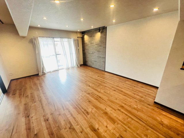 中落合第一住宅463号棟の居間・リビング