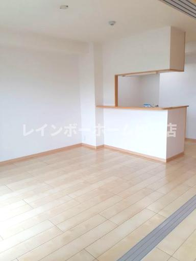 【非対面対応】接客・申込・契約オンライン！LINE×相談可！の居間・リビング|ゆったりとしたリビングです