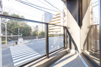 【バルコニー】 | ＴＨＥ　ＤＯＯＲＳ　広尾 | ※写真は同タイプ住戸です。