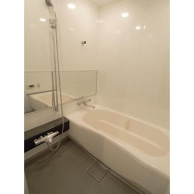 【浴室】 | 南青山ガーデンコート | ※写真は同タイプ住戸です。