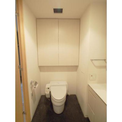 【トイレ】 | 南青山ガーデンコート | ※写真は同タイプ住戸です。