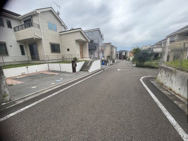 【前面道路含む現地写真】
