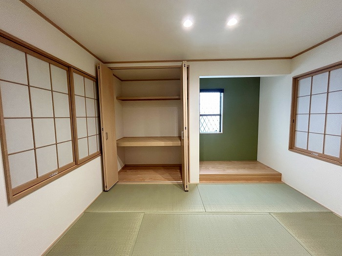 6帖、広い押入れが有ります。