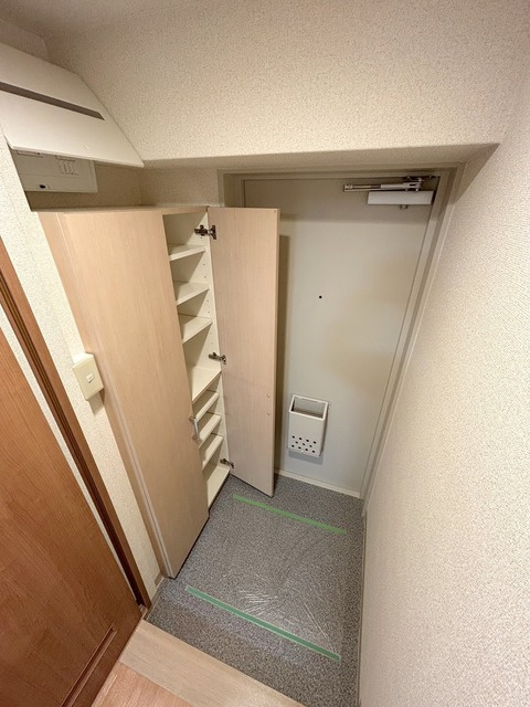 中目黒ガーデンの玄関|★※別号室の写真です　シューズＢＯＸ★
