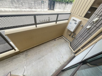【バルコニー】 | ハイム西宮北口 | 落ち着いた時間を過ごせるバルコニーです